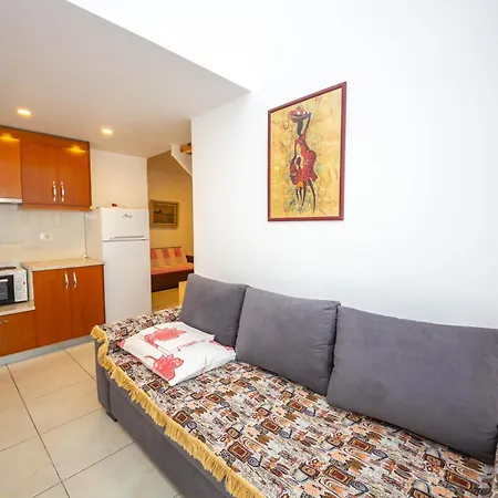 Cikuli Apartment