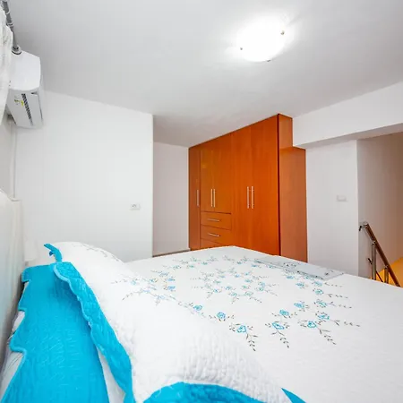 Cikuli Apartman Saranda