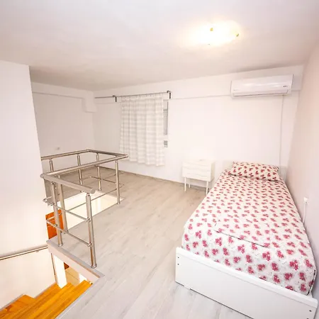 Cikuli Apartman Saranda